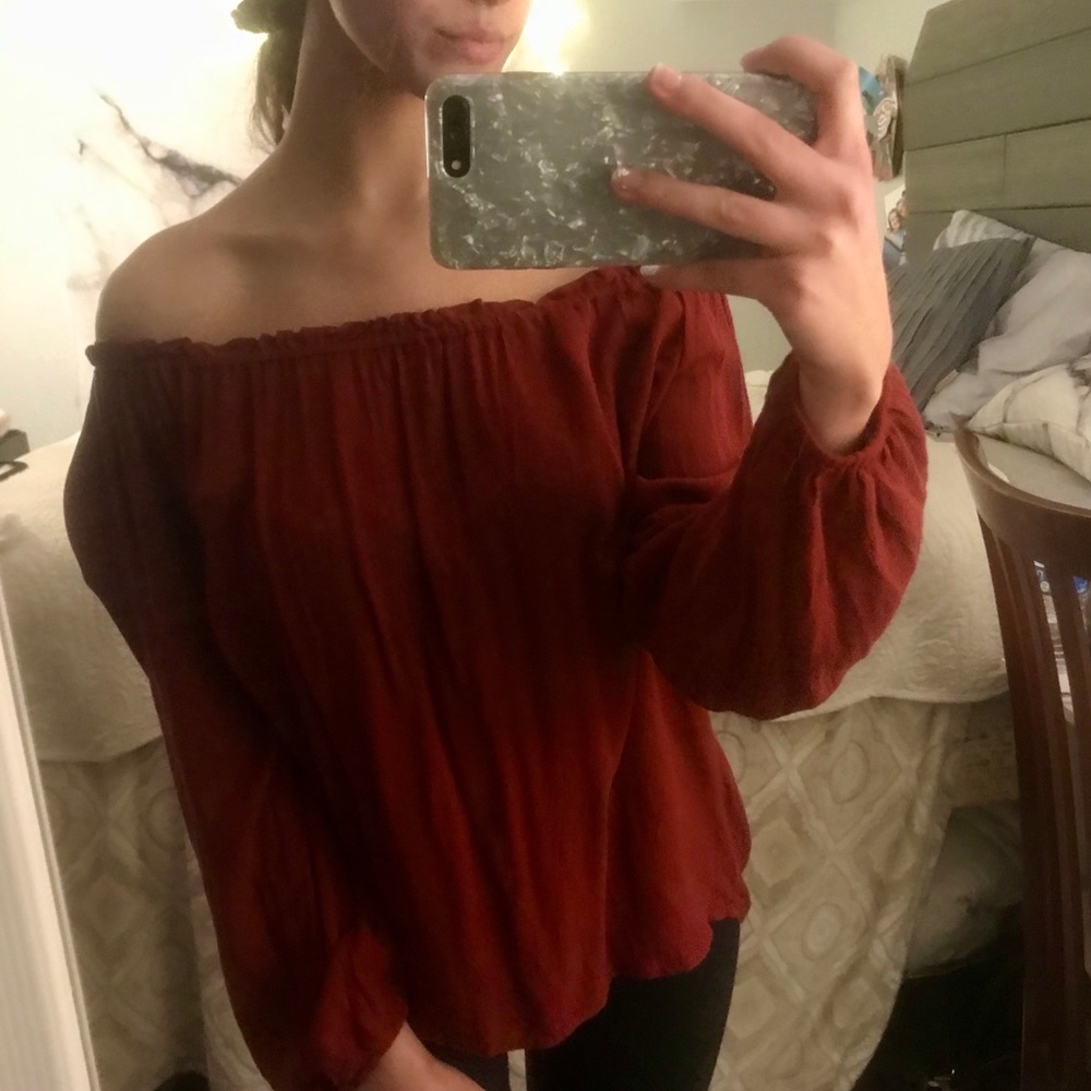 🌸Forever 21 Off The Shoulder Top